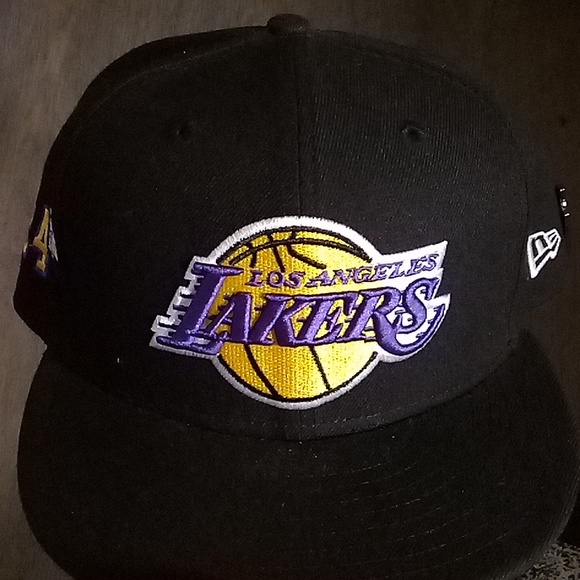 Lakers Snapback Honoring Kobe - Picture 2 of 3